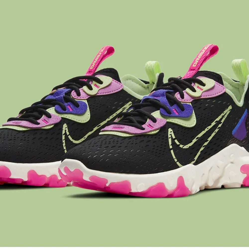 Women’s Nike DIMSIX  react vision, size 10